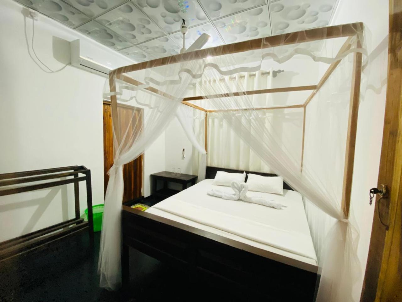 Kingly Aroma Arugam Bay Exterior foto