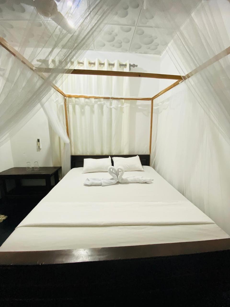 Kingly Aroma Arugam Bay Exterior foto