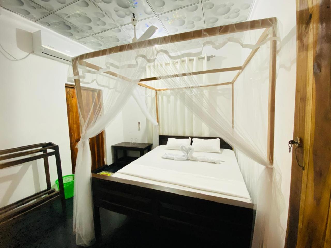 Kingly Aroma Arugam Bay Exterior foto