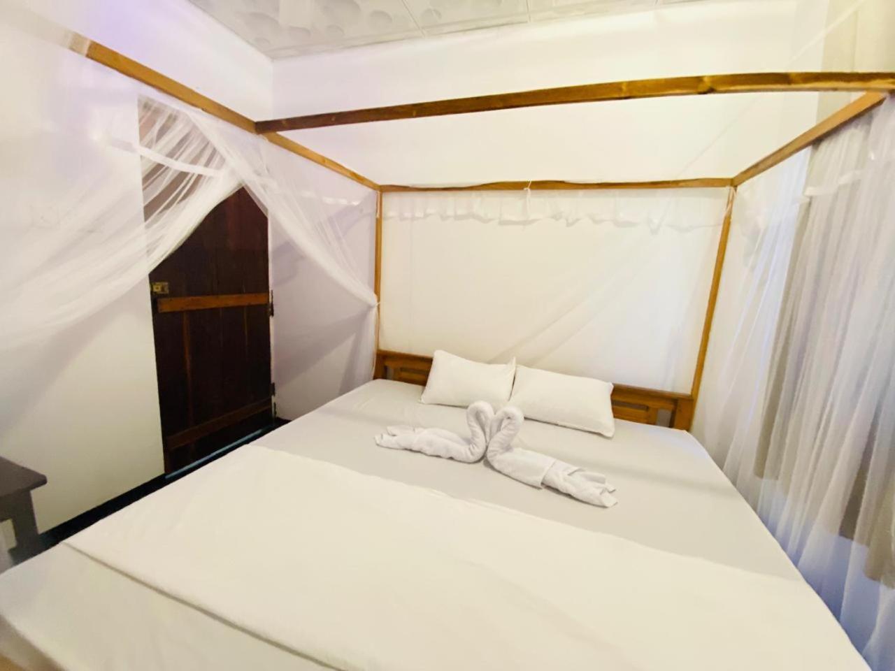 Kingly Aroma Arugam Bay Exterior foto