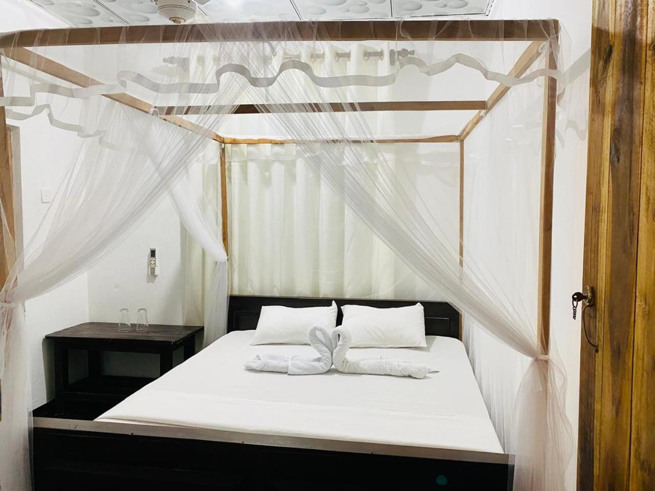 Kingly Aroma Arugam Bay Quarto foto